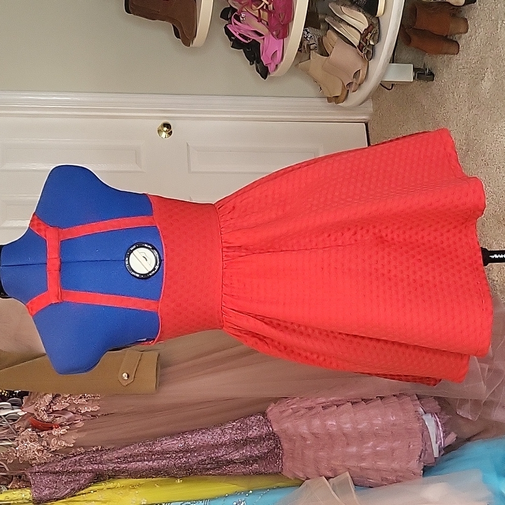 Cute dress can be wear day or night - Picture 3 of 7
